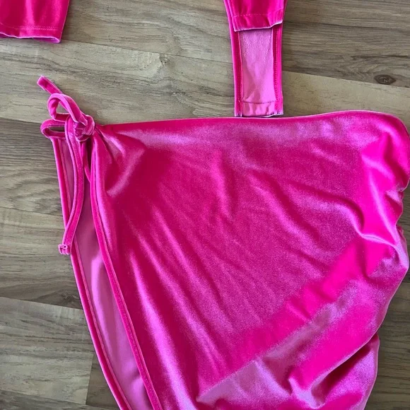 Pretty Little Thing Pink Velvet Bodysuit with Skirt - Picture 6 of 7